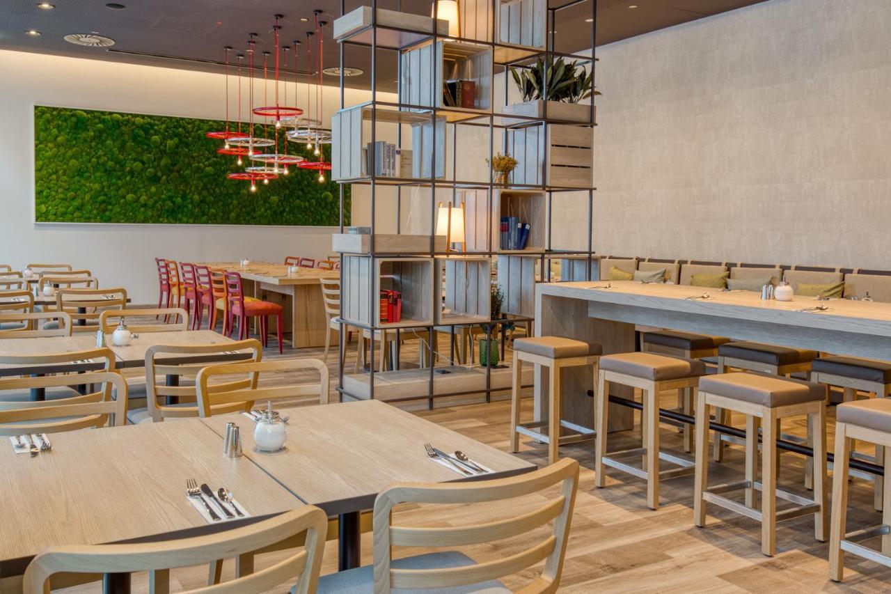Intercityhotel Berlin Airport Ber Terminal 1 & 2 Шёнефельд Экстерьер фото Restaurant interior design
