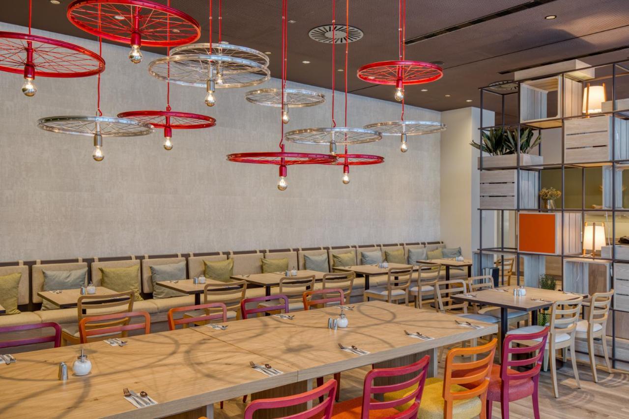 Intercityhotel Berlin Airport Ber Terminal 1 & 2 Шёнефельд Экстерьер фото Restaurant interior design